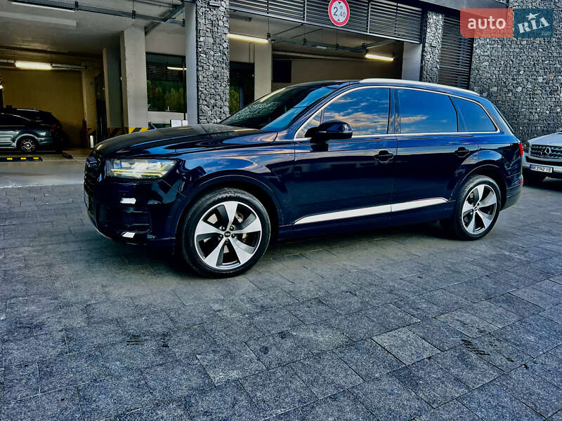 Внедорожник / Кроссовер Audi Q7 2016 в Полтаве