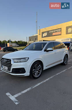 Позашляховик / Кросовер Audi Q7 2016 в Рівному