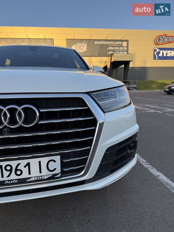 Позашляховик / Кросовер Audi Q7 2016 в Рівному