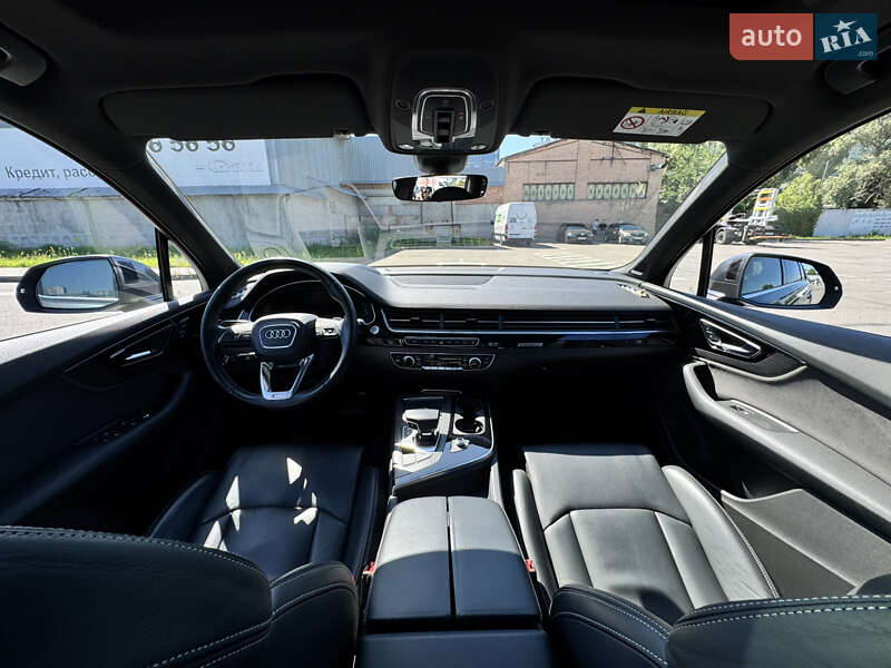 Позашляховик / Кросовер Audi Q7 2016 в Києві