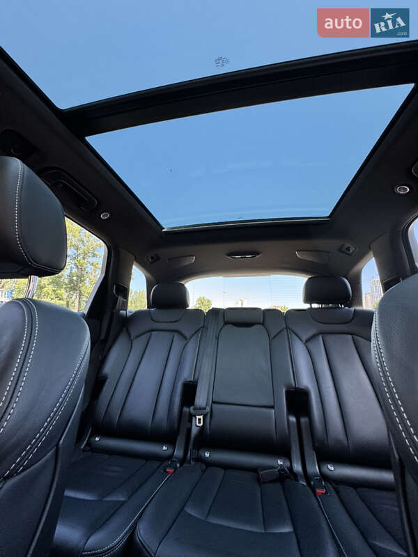 Позашляховик / Кросовер Audi Q7 2016 в Києві