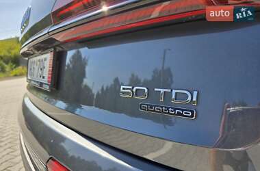 Внедорожник / Кроссовер Audi Q7 2021 в 