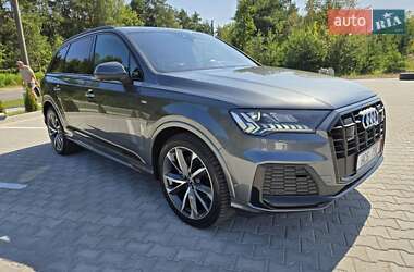 Внедорожник / Кроссовер Audi Q7 2021 в 