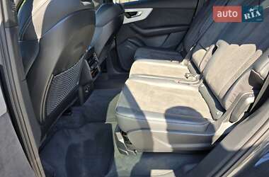 Внедорожник / Кроссовер Audi Q7 2021 в 