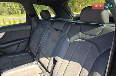 Внедорожник / Кроссовер Audi Q7 2021 в 