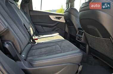 Внедорожник / Кроссовер Audi Q7 2021 в 