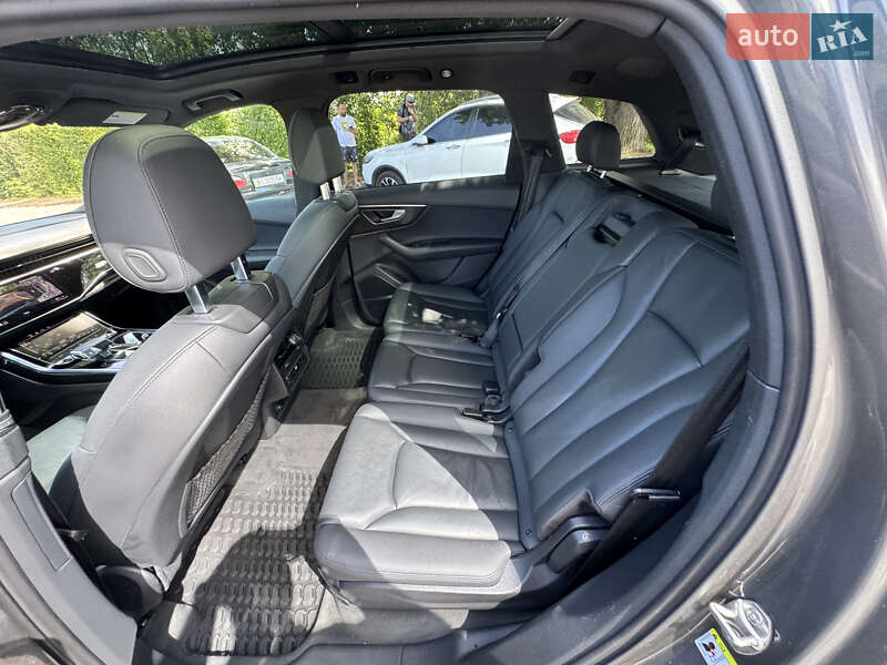 Позашляховик / Кросовер Audi Q7 2021 в Києві