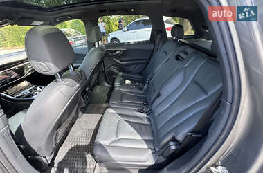 Внедорожник / Кроссовер Audi Q7 2021 в 