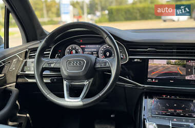 Внедорожник / Кроссовер Audi Q7 2021 в 