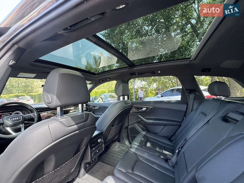 Внедорожник / Кроссовер Audi Q7 2021 в Киеве
