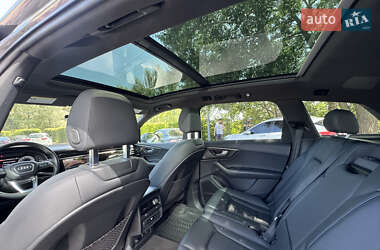 Внедорожник / Кроссовер Audi Q7 2021 в 