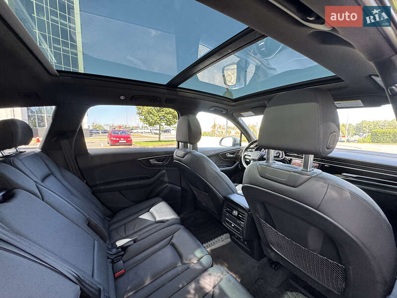 Внедорожник / Кроссовер Audi Q7 2021 в Киеве