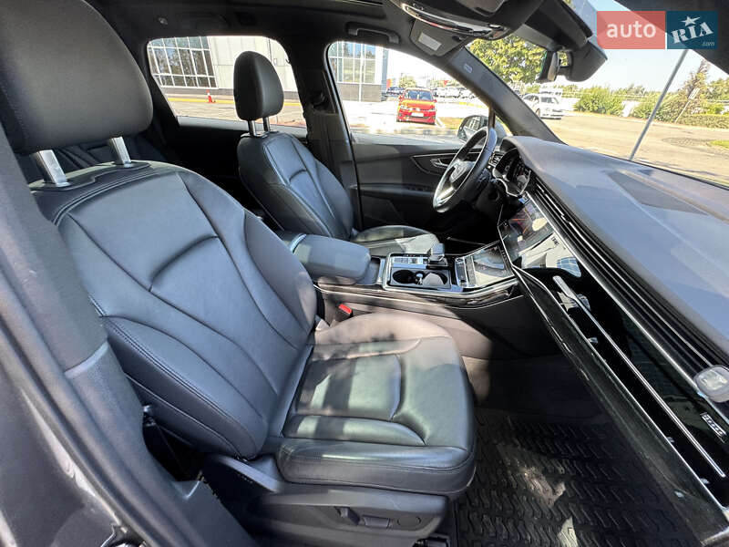 Внедорожник / Кроссовер Audi Q7 2021 в Киеве