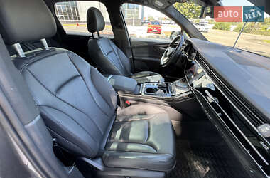 Внедорожник / Кроссовер Audi Q7 2021 в 