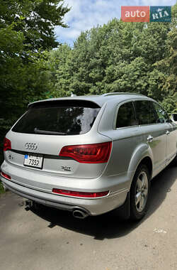 Внедорожник / Кроссовер Audi Q7 2013 в 