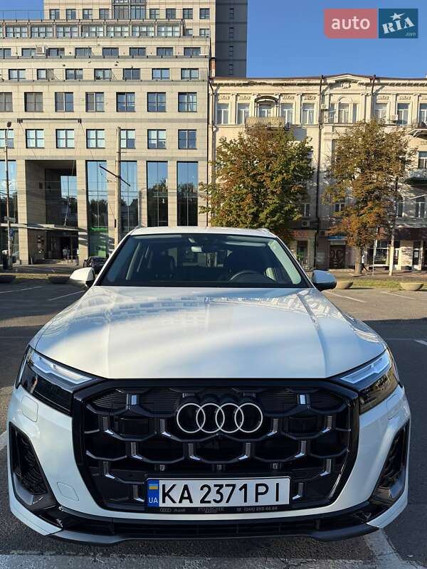 Внедорожник / Кроссовер Audi Q7 2025 в Киеве