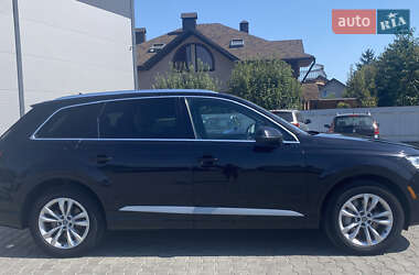 Внедорожник / Кроссовер Audi Q7 2017 в 