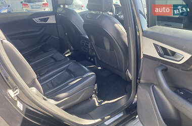 Внедорожник / Кроссовер Audi Q7 2017 в 