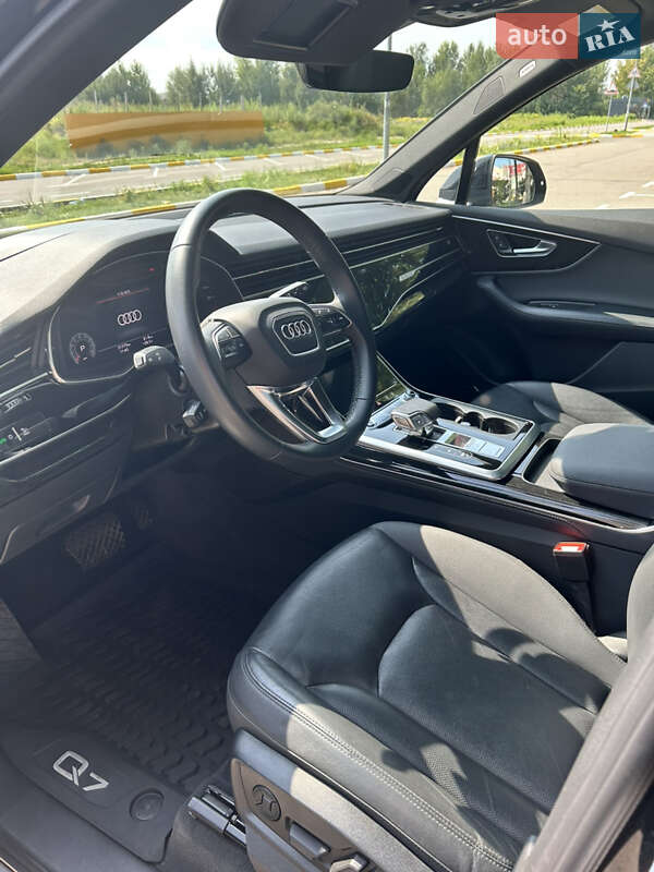 Внедорожник / Кроссовер Audi Q7 2020 в Петропавловской Борщаговке