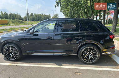 Внедорожник / Кроссовер Audi Q7 2020 в 