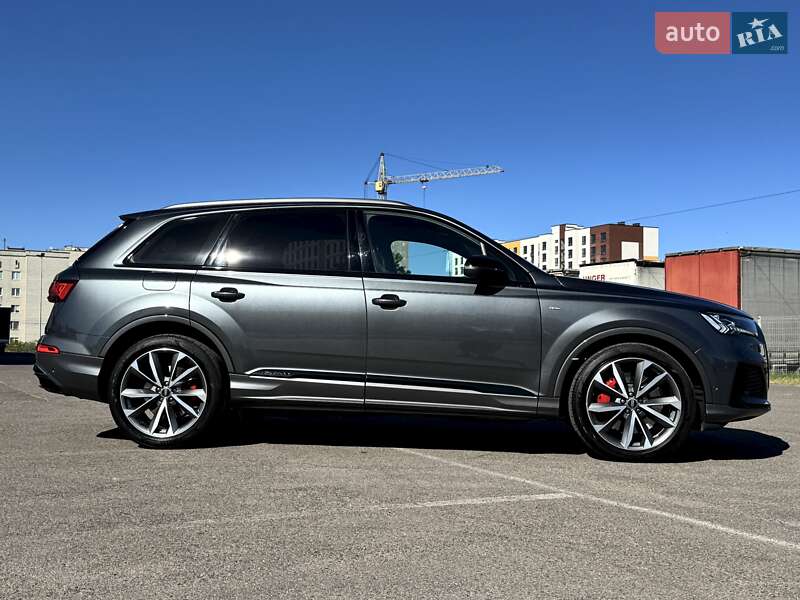 Внедорожник / Кроссовер Audi Q7 2021 в Киеве