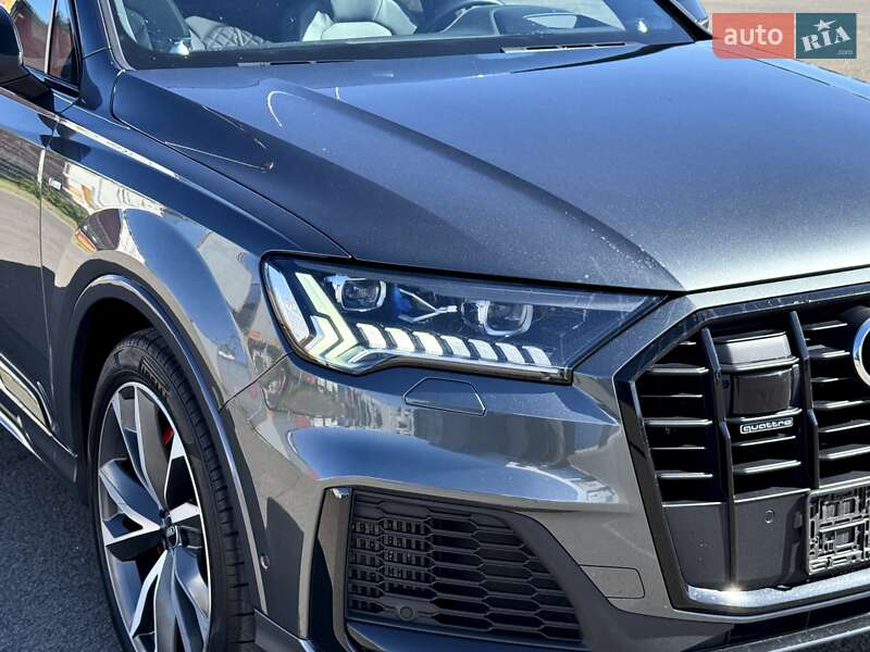 Внедорожник / Кроссовер Audi Q7 2021 в Киеве