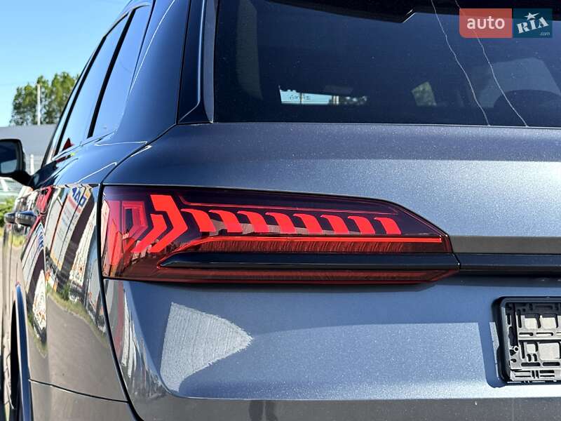 Внедорожник / Кроссовер Audi Q7 2021 в Киеве