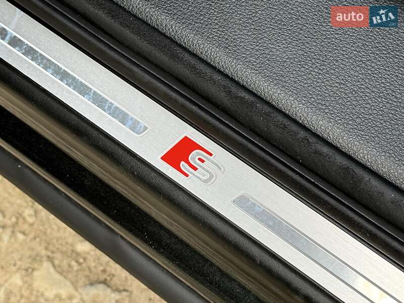 Внедорожник / Кроссовер Audi Q7 2021 в Киеве