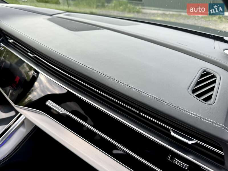 Внедорожник / Кроссовер Audi Q7 2021 в Киеве