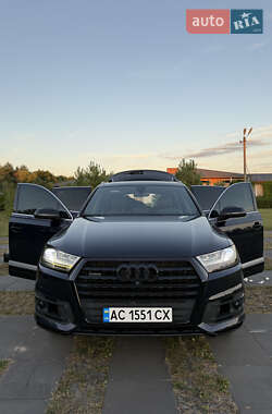 Позашляховик / Кросовер Audi Q7 2016 в Луцьку