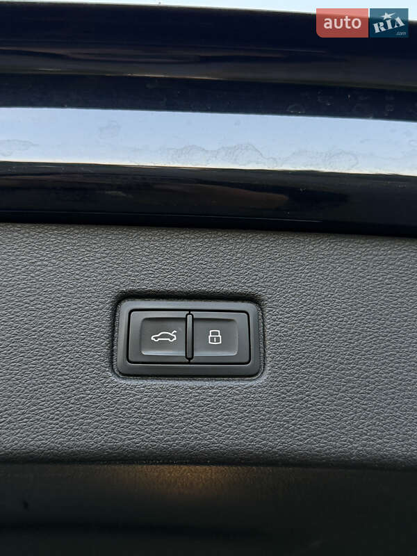 Позашляховик / Кросовер Audi Q7 2016 в Луцьку