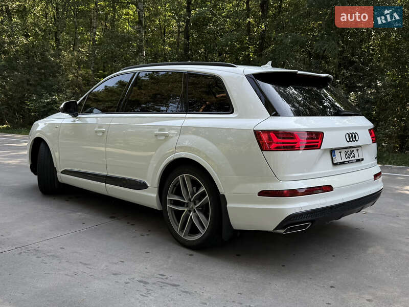 Внедорожник / Кроссовер Audi Q7 2017 в Хмельницком
