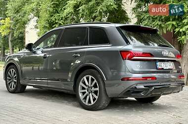 Внедорожник / Кроссовер Audi Q7 2021 в 