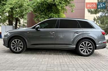 Внедорожник / Кроссовер Audi Q7 2021 в 