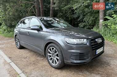 Позашляховик / Кросовер Audi Q7 2018 в 