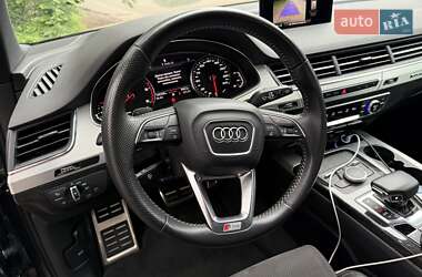 Позашляховик / Кросовер Audi Q7 2018 в 