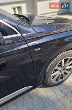 Позашляховик / Кросовер Audi Q7 2017 в 