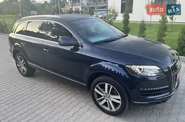 Позашляховик / Кросовер Audi Q7 2013 в 
