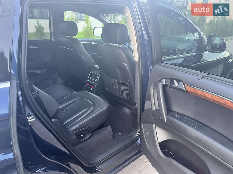 Позашляховик / Кросовер Audi Q7 2013 в Рівному
