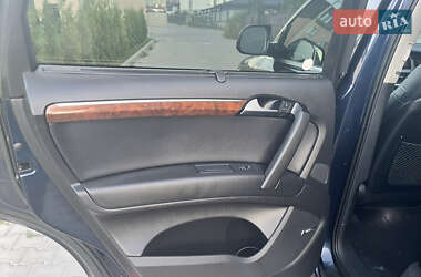 Позашляховик / Кросовер Audi Q7 2013 в 