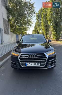Внедорожник / Кроссовер Audi Q7 2016 в 
