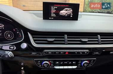 Внедорожник / Кроссовер Audi Q7 2017 в 