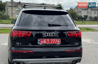 Внедорожник / Кроссовер Audi Q7 2017 в 
