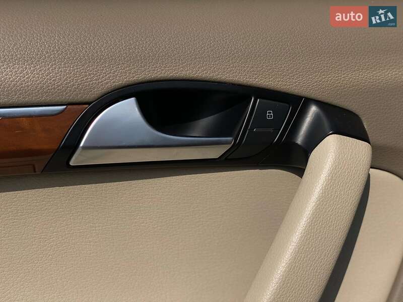 Внедорожник / Кроссовер Audi Q7 2013 в Киеве