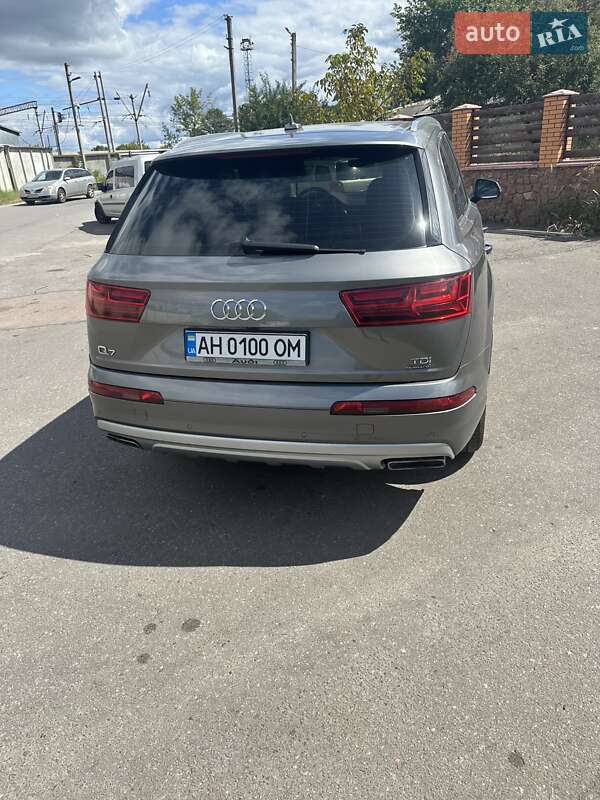 Позашляховик / Кросовер Audi Q7 2016 в Житомирі