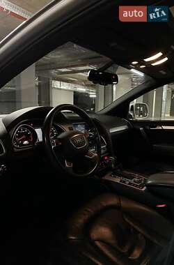 Внедорожник / Кроссовер Audi Q7 2015 в 