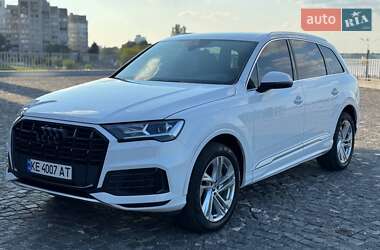 Позашляховик / Кросовер Audi Q7 2020 в 