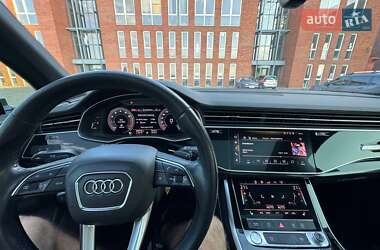 Позашляховик / Кросовер Audi Q7 2020 в 