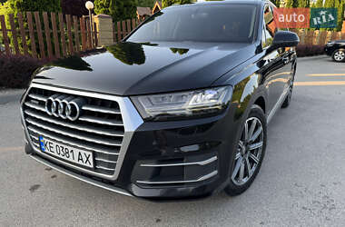 Внедорожник / Кроссовер Audi Q7 2015 в 