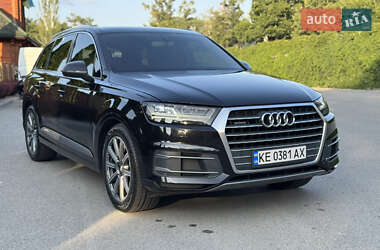 Внедорожник / Кроссовер Audi Q7 2015 в 